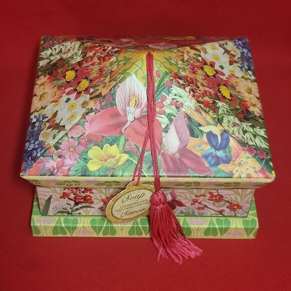 Punch Studio Lavender Soap Keepsake Floral Gift Box - Picture 12 of 13